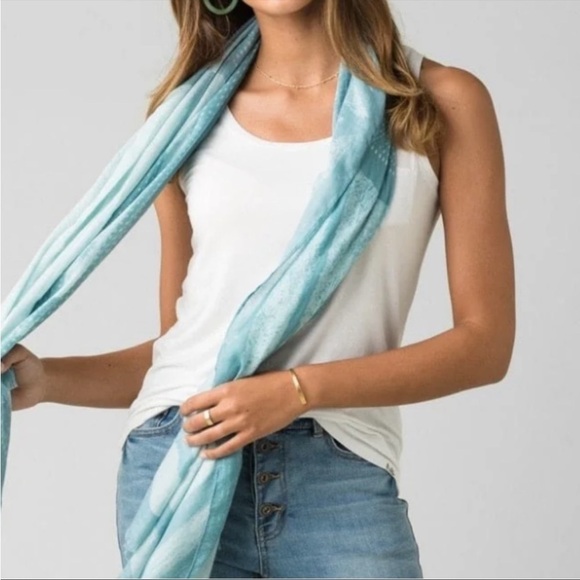 NWT Prana Foundation Scoop Neck Pocket Tank stop in White - Picture 3 of 8